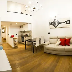 Apartment Triangolo D'oro, Genoa
