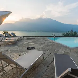 https://magic-lake-view-with-beautiful-pool-area.it-lombardy.com